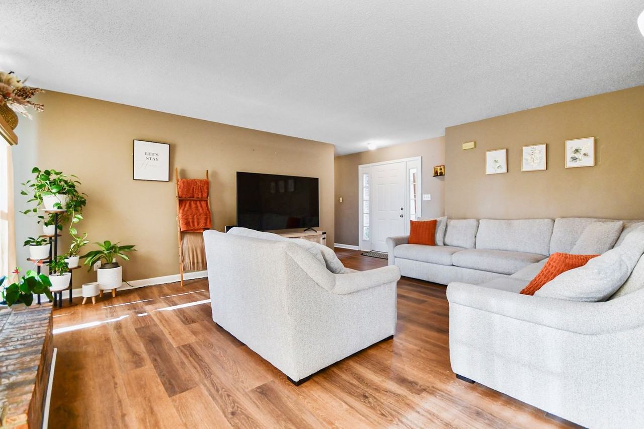 3308 Mallard Dr - Photo 4 of 16