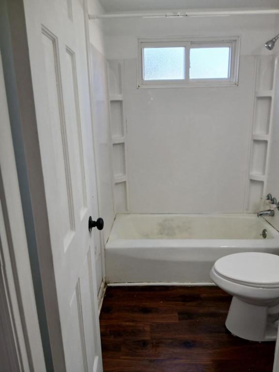 109 N Russell St #1 - Photo 4 of 12