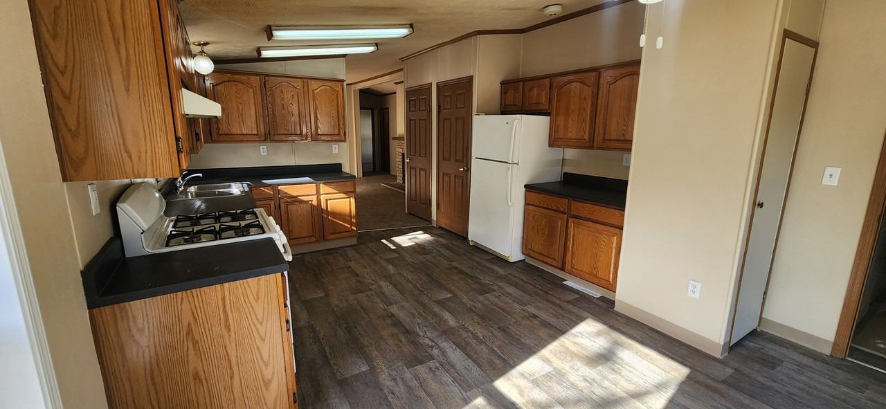 600 E Aurora Ave - Photo 6 of 29