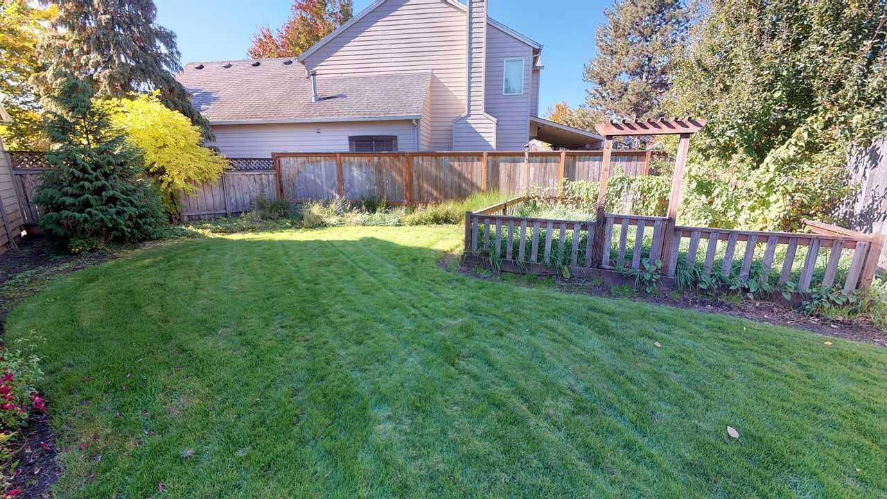 6581 Southwest Essex Court - Photo 2 of 40