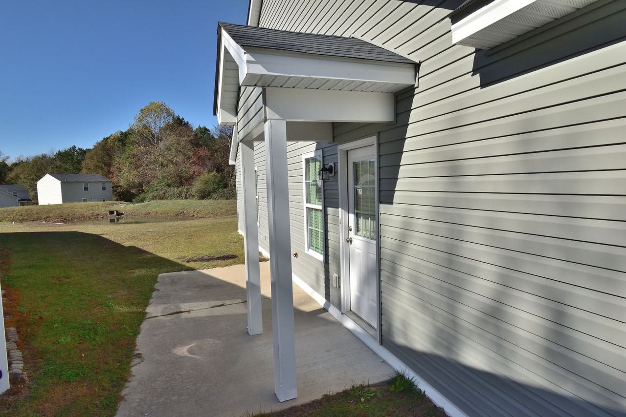 1922 Sapphire Rd - Photo 2 of 11