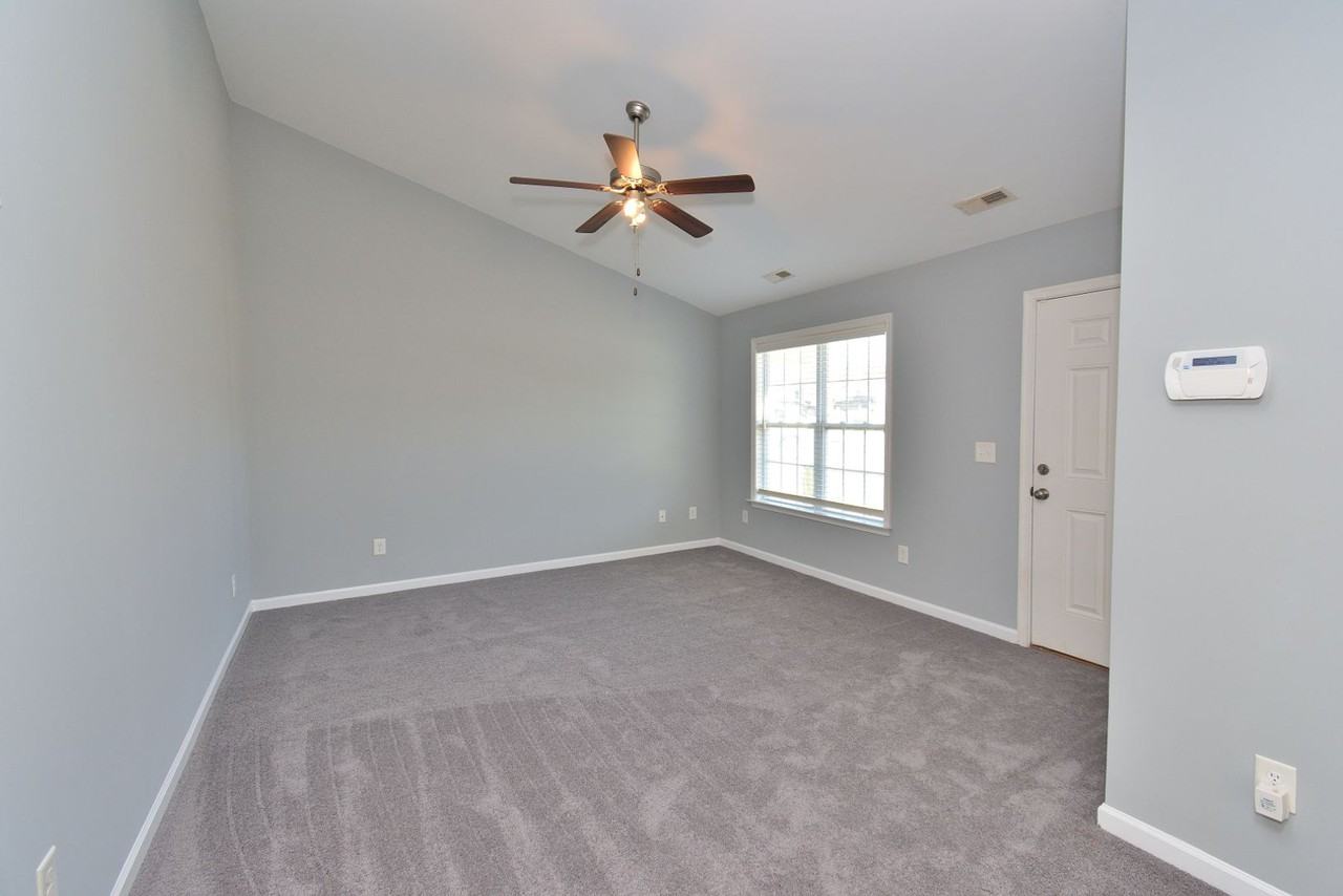 1922 Sapphire Rd - Photo 3 of 11