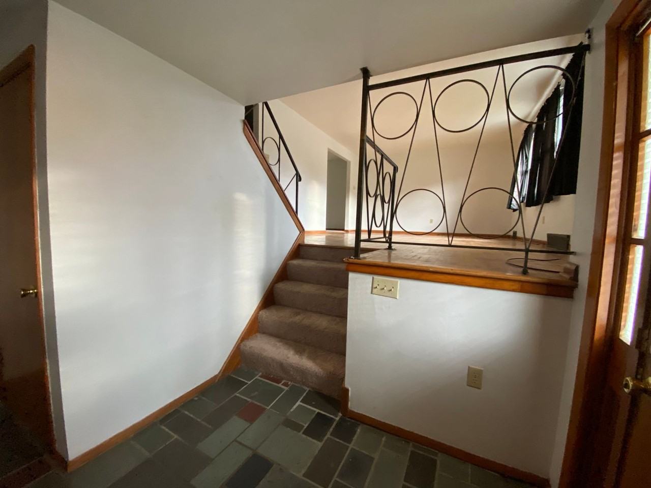 3525 Burnett Dr - Photo 3 of 23