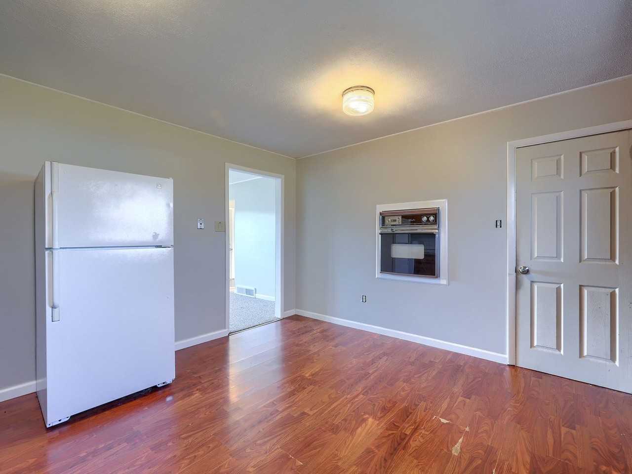 20 Bellmore Rd - Photo 4 of 23