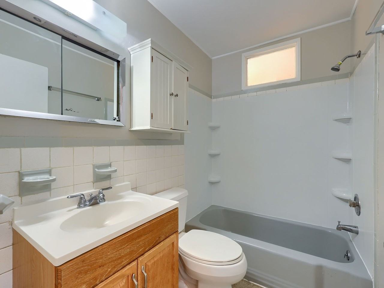 20 Bellmore Rd - Photo 5 of 23