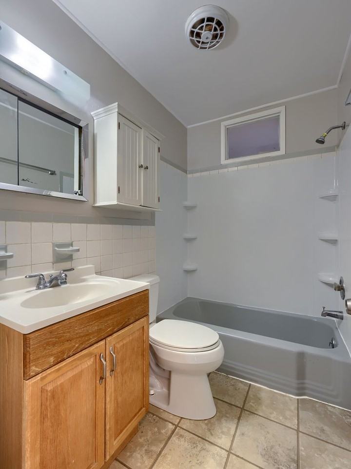 20 Bellmore Rd - Photo 6 of 23