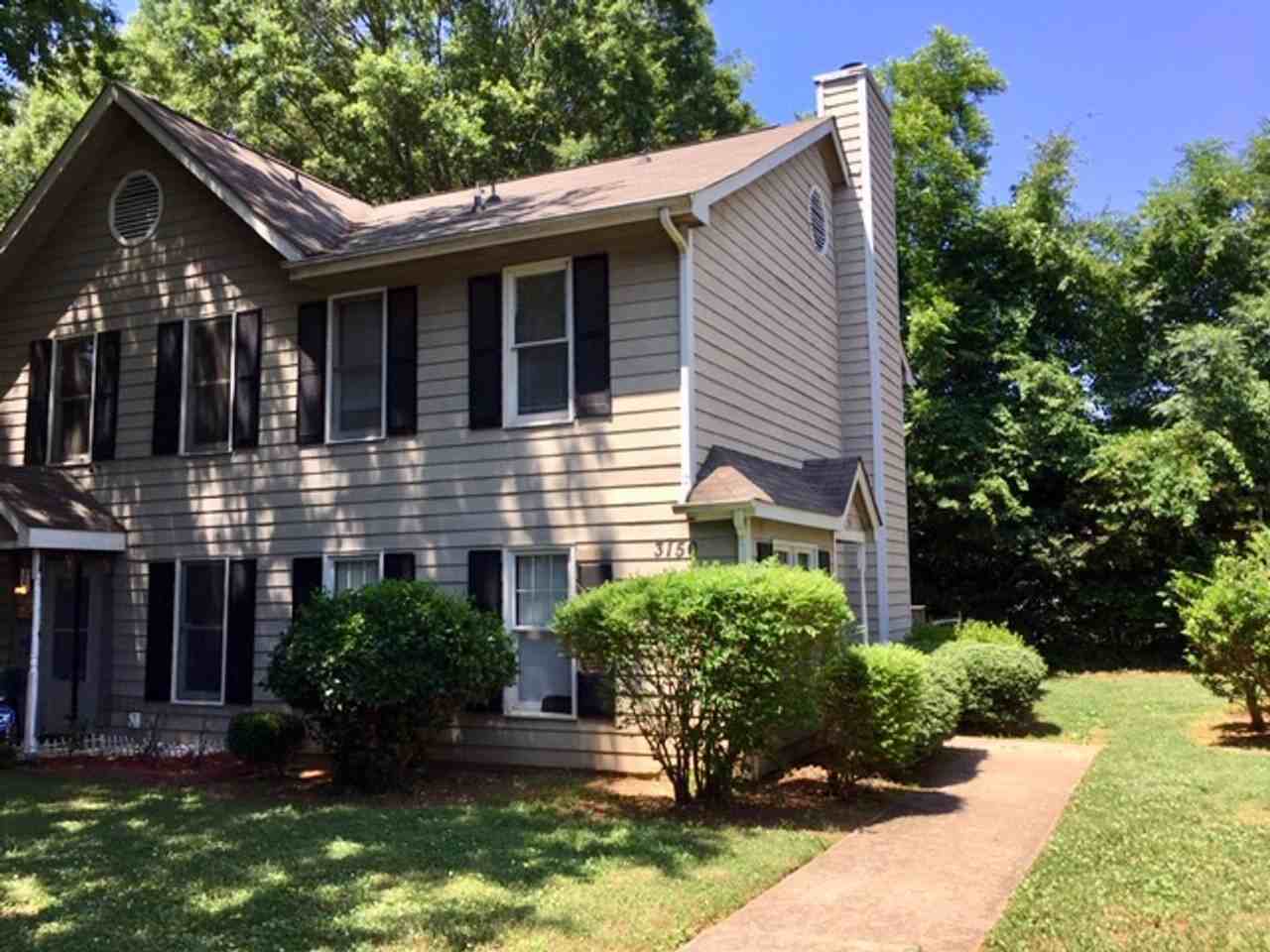 3150 Driftwood Dr Apt B - Photo 2 of 13