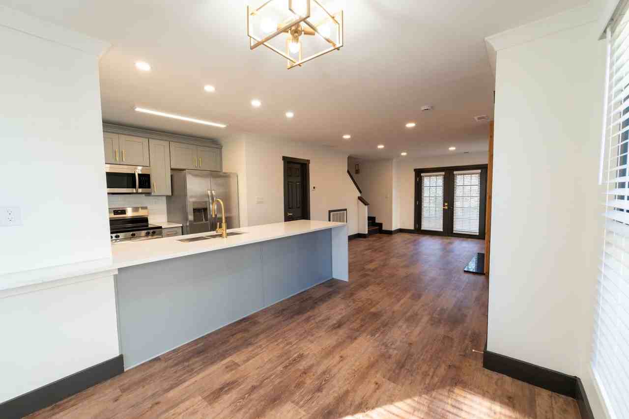 3150 Driftwood Dr Apt B - Photo 4 of 13