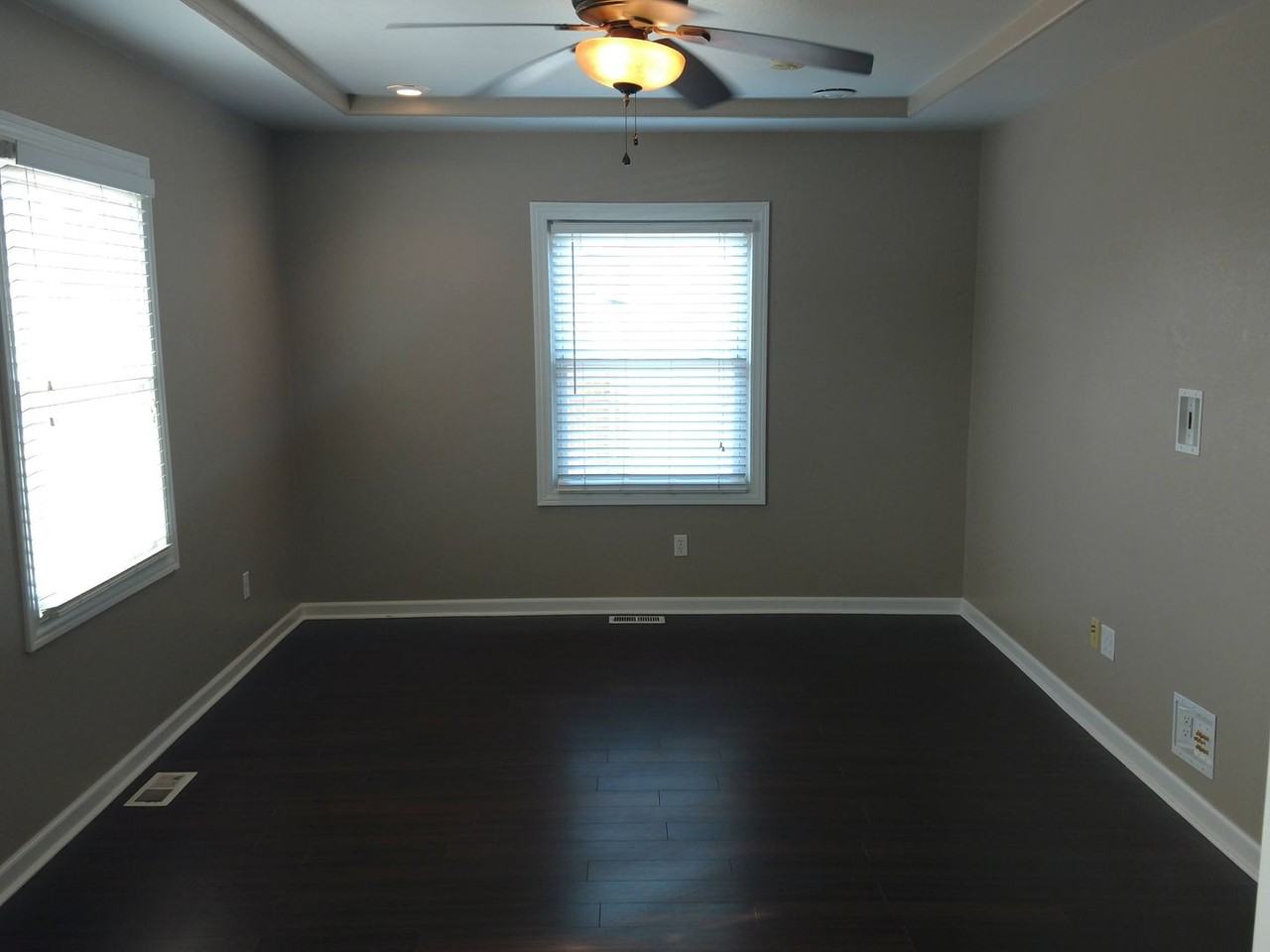 318 E Routt Ave - Photo 2 of 11