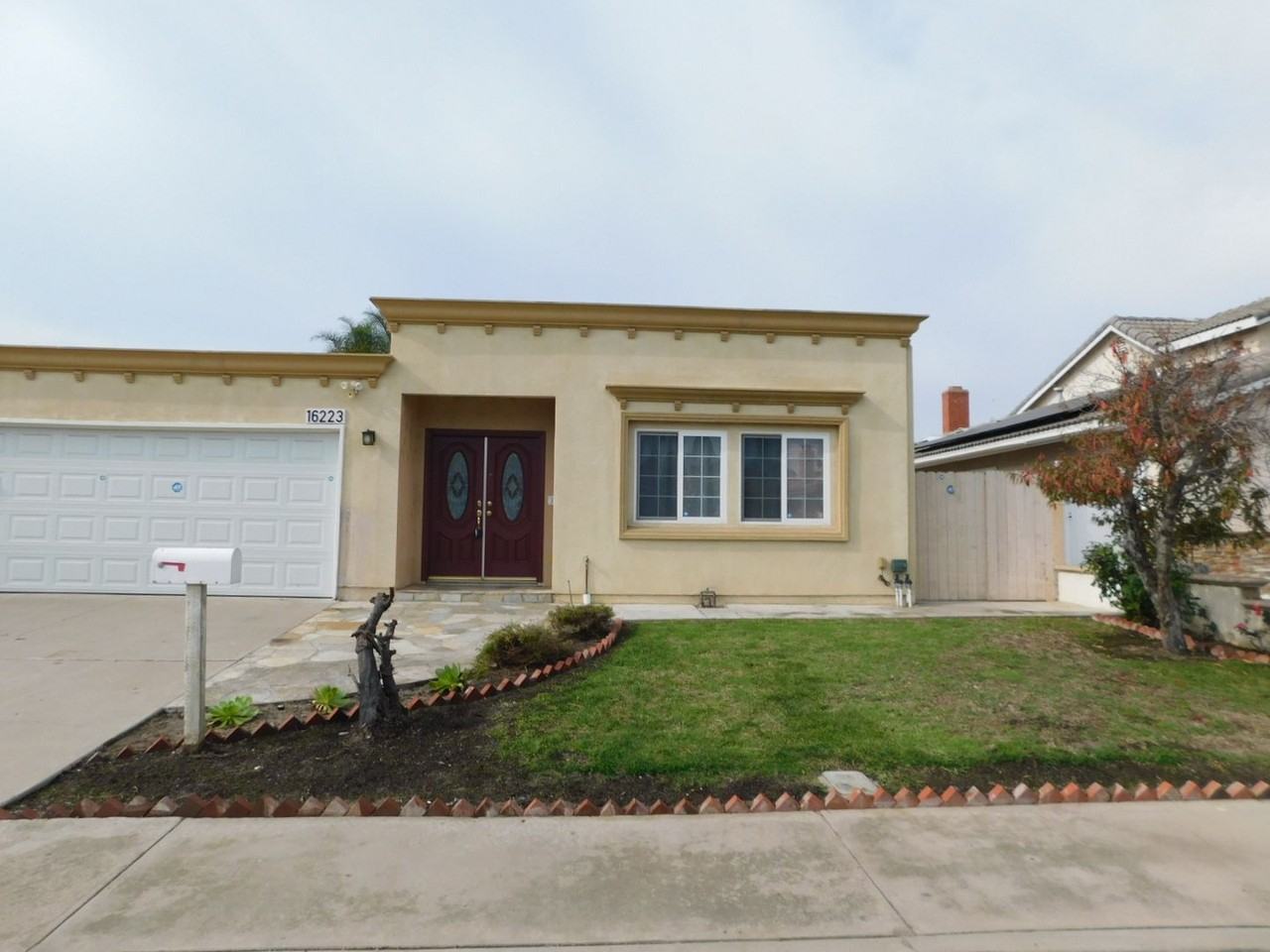 16223 Mount Craig Cir - Photo 2 of 22