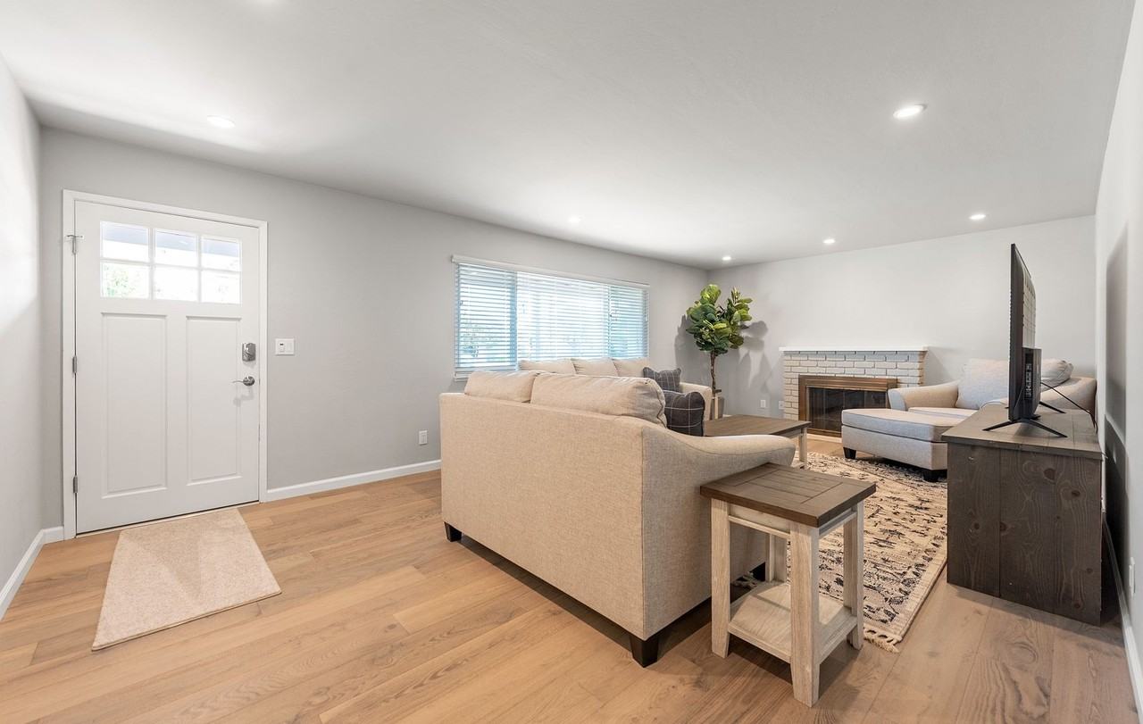 1710 Main St - Photo 3 of 15