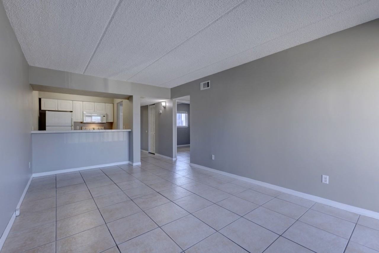 400 1st St S #F - Photo 6 of 19