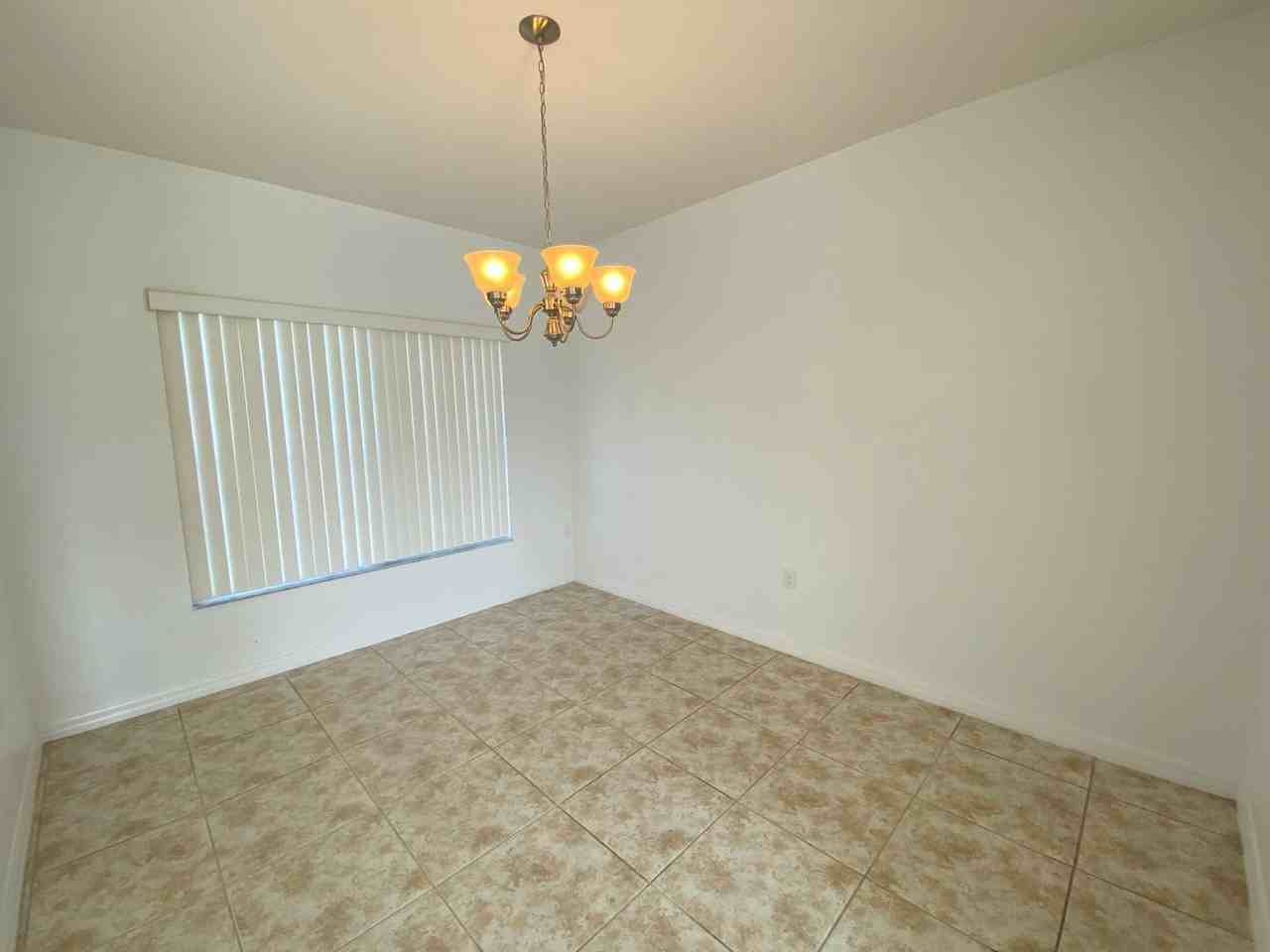 3510 Yacht Club Ct - Photo 2 of 16