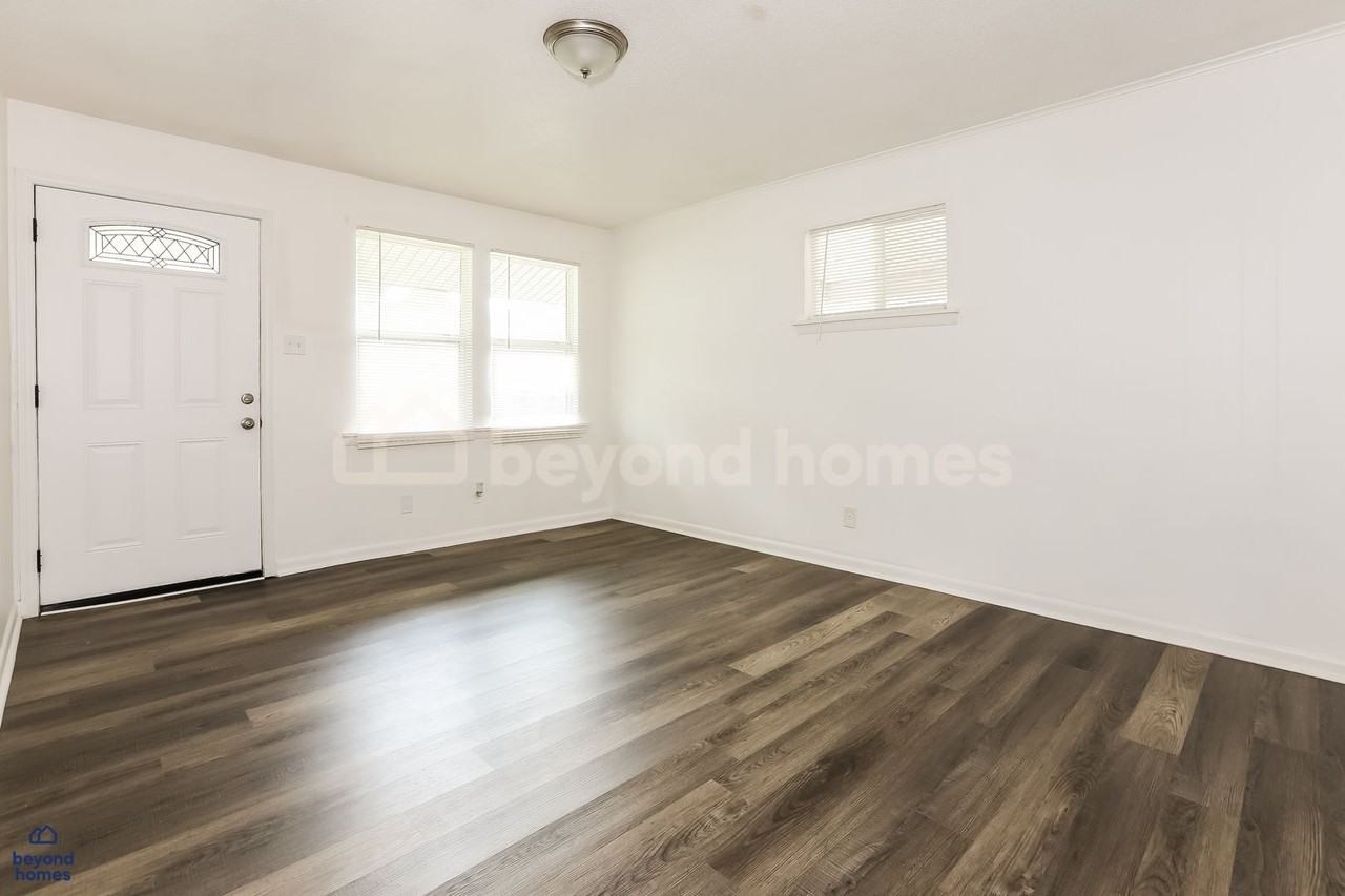 5708 Wisteria Ct - Photo 3 of 19