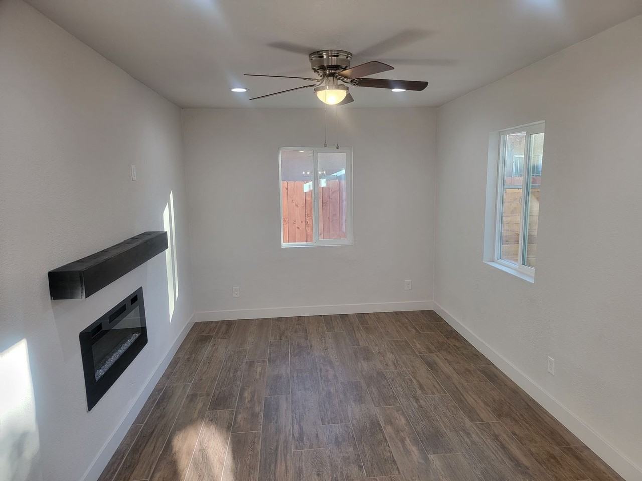 7401 Valaria Dr - Photo 4 of 16