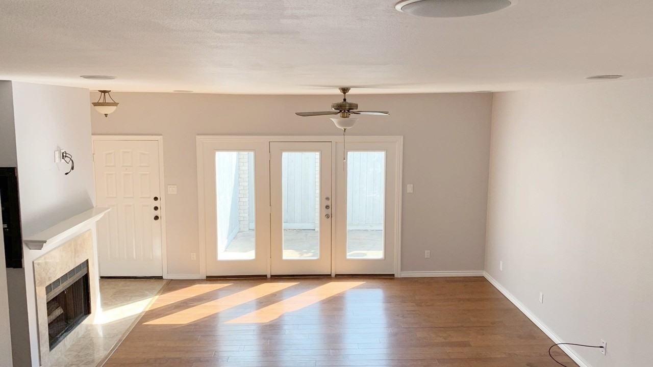 538 Wilcrest Dr - Photo 3 of 20