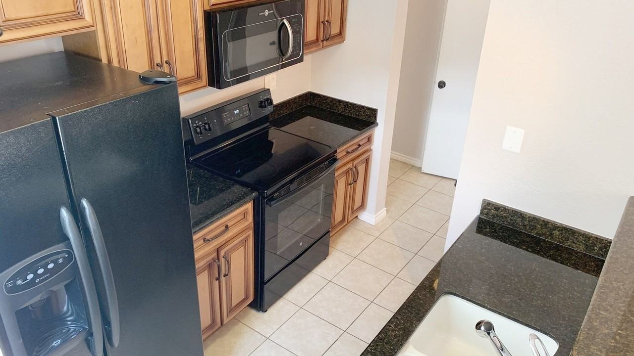 538 Wilcrest Dr - Photo 6 of 20