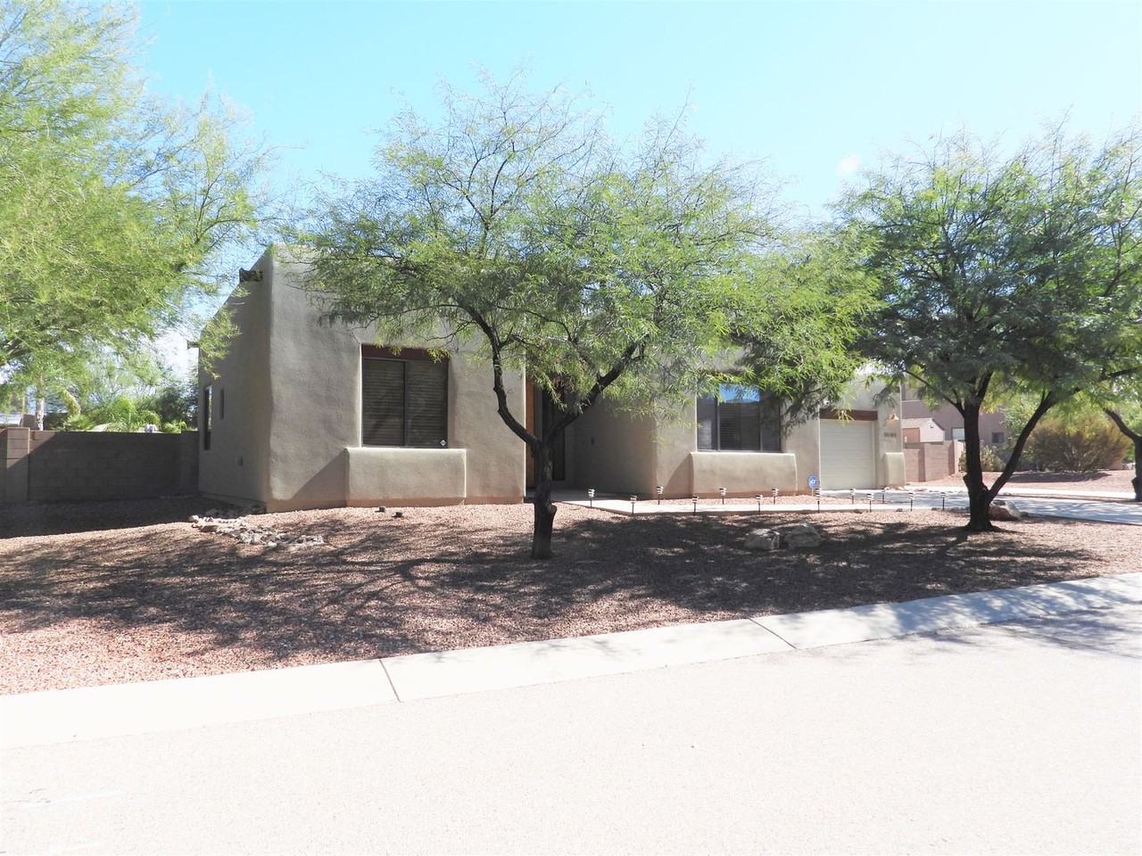 9441 S San Esteban Dr - Photo 3 of 37