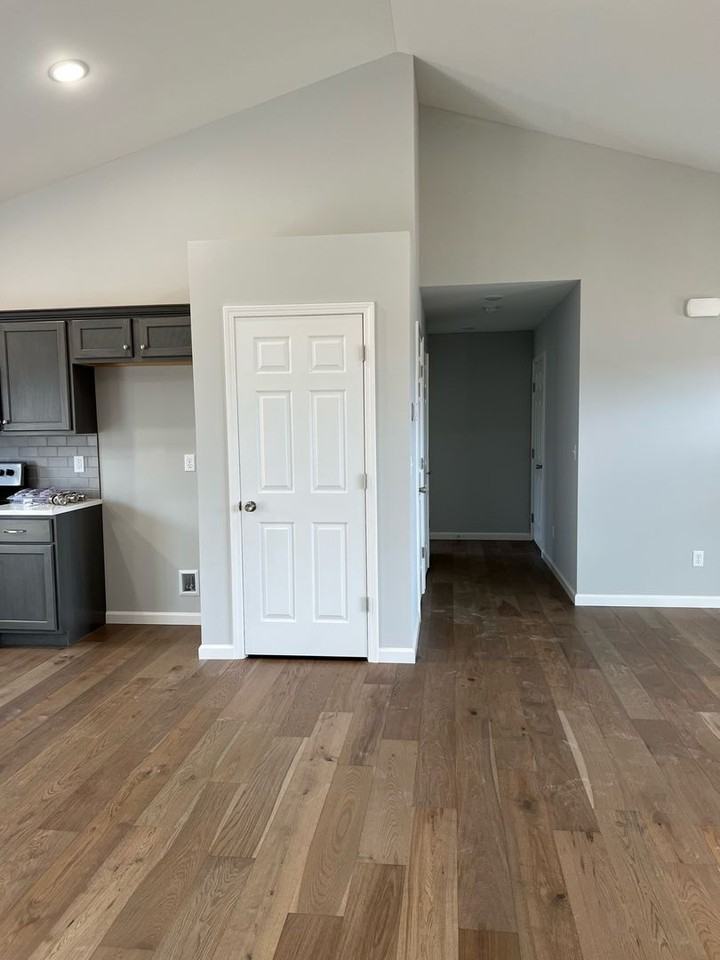 1018 Lakeway Drive - 1018 Lakeway Dr. - Photo 5 of 11