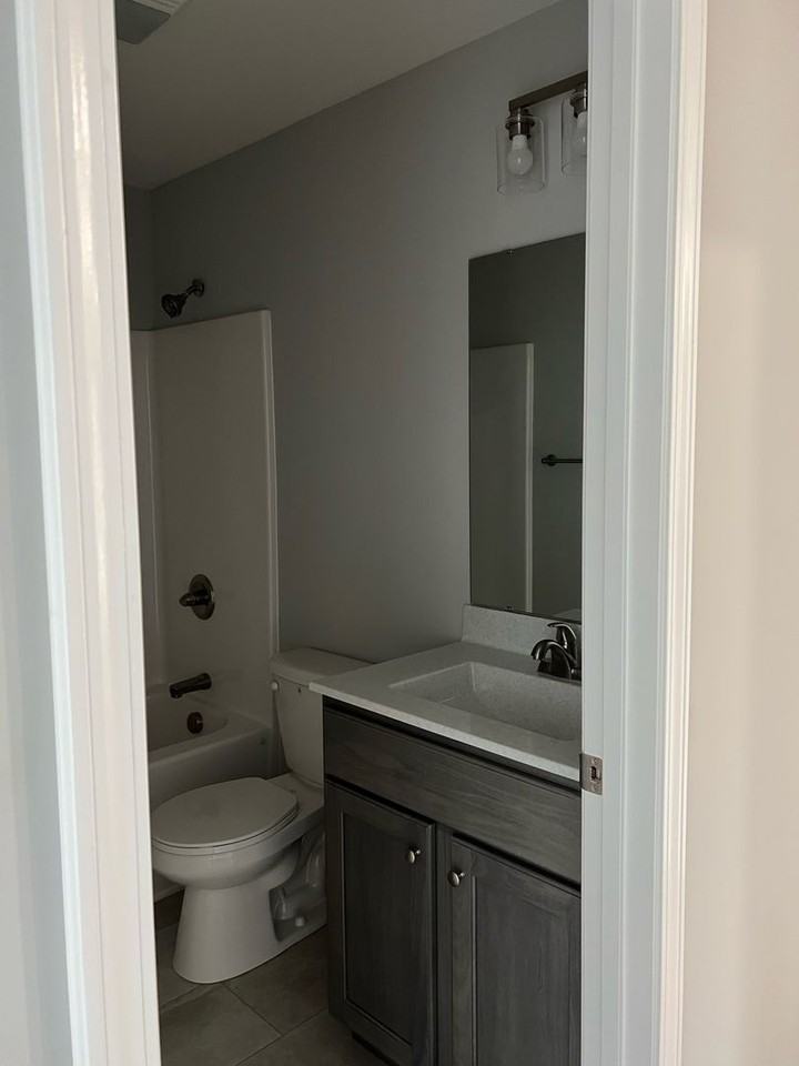 1018 Lakeway Drive - 1018 Lakeway Dr. - Photo 7 of 11