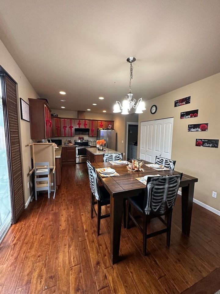 1435 Farina Loop Se - Photo 3 of 11