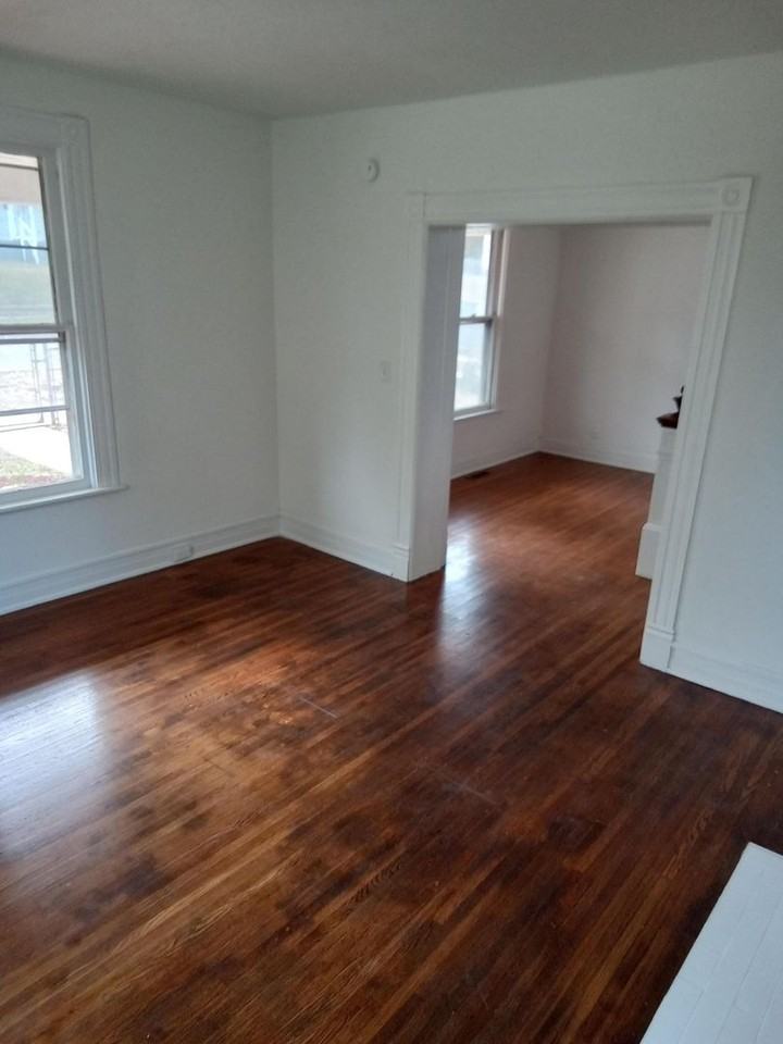 1610 Floyd St - Photo 3 of 33