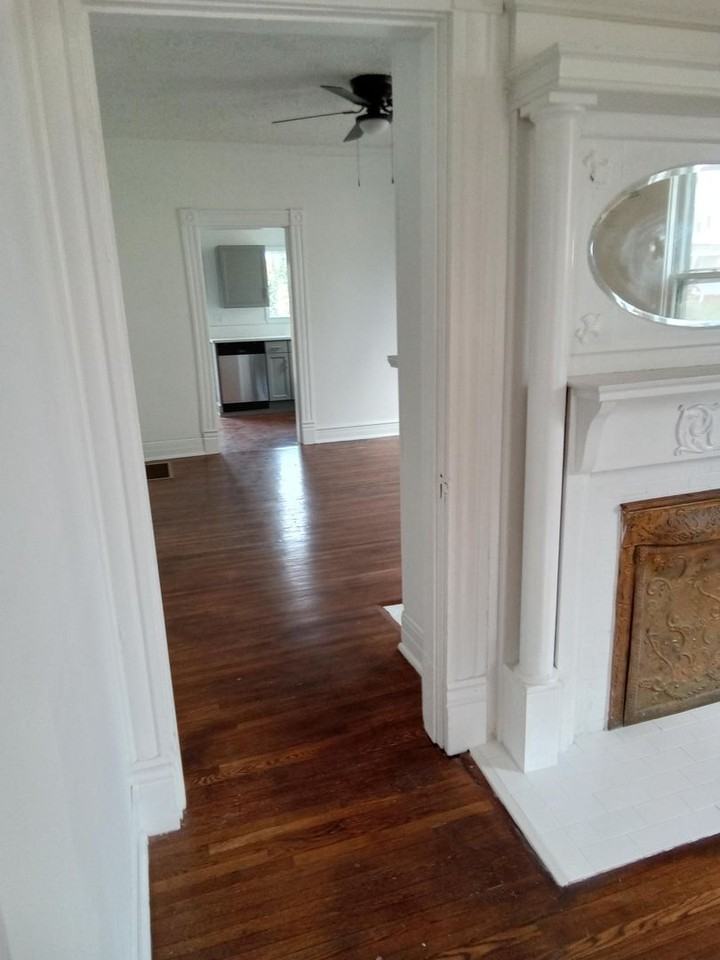 1610 Floyd St - Photo 4 of 33