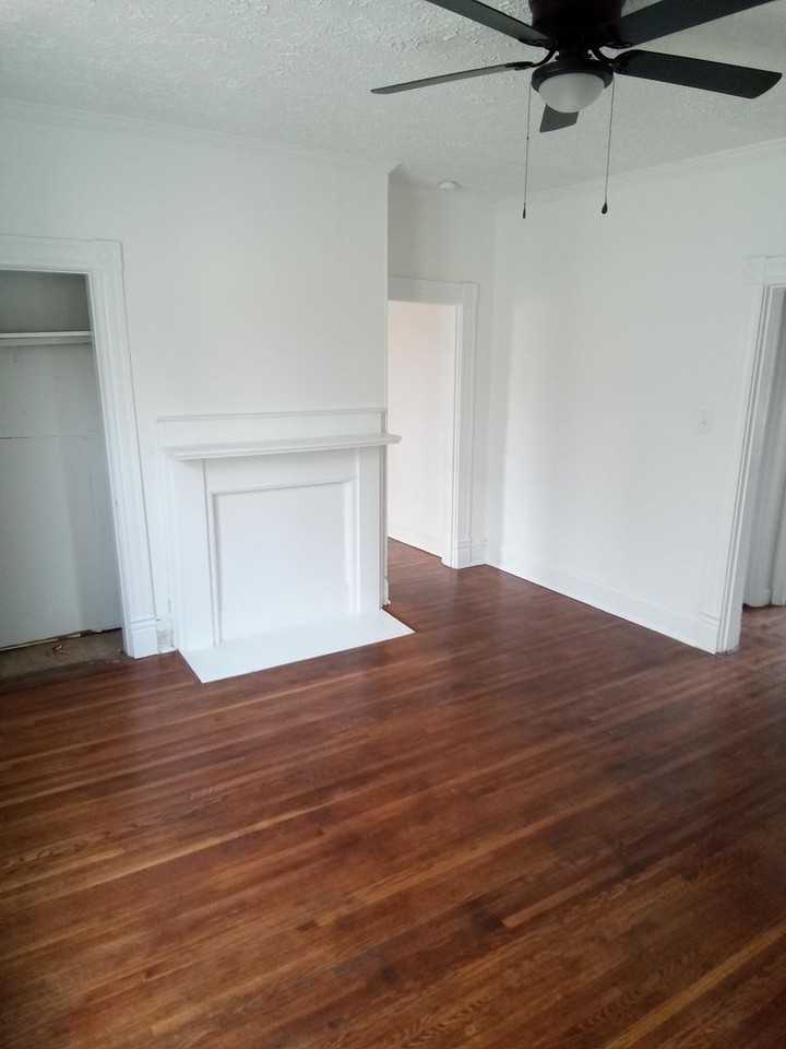 1610 Floyd St - Photo 6 of 33