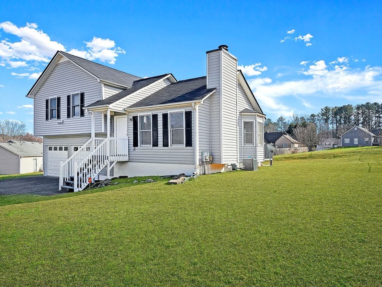 100 Ginnity Dr - Photo 3 of 44