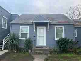 featured image of 425 W 4th St