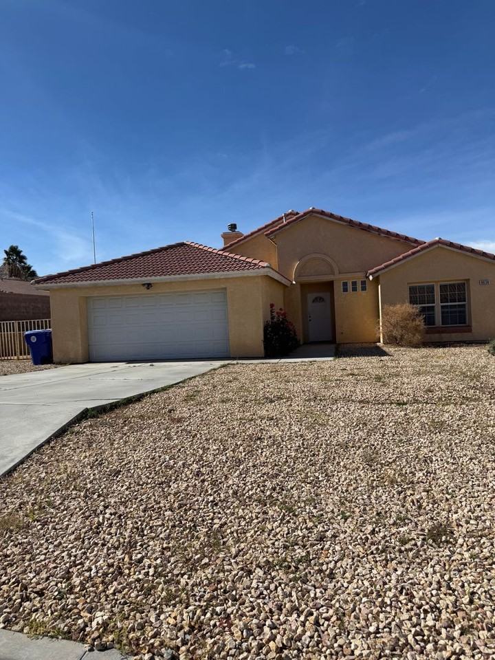 8638 Dumosa Ave #8638D - Photo 3 of 11