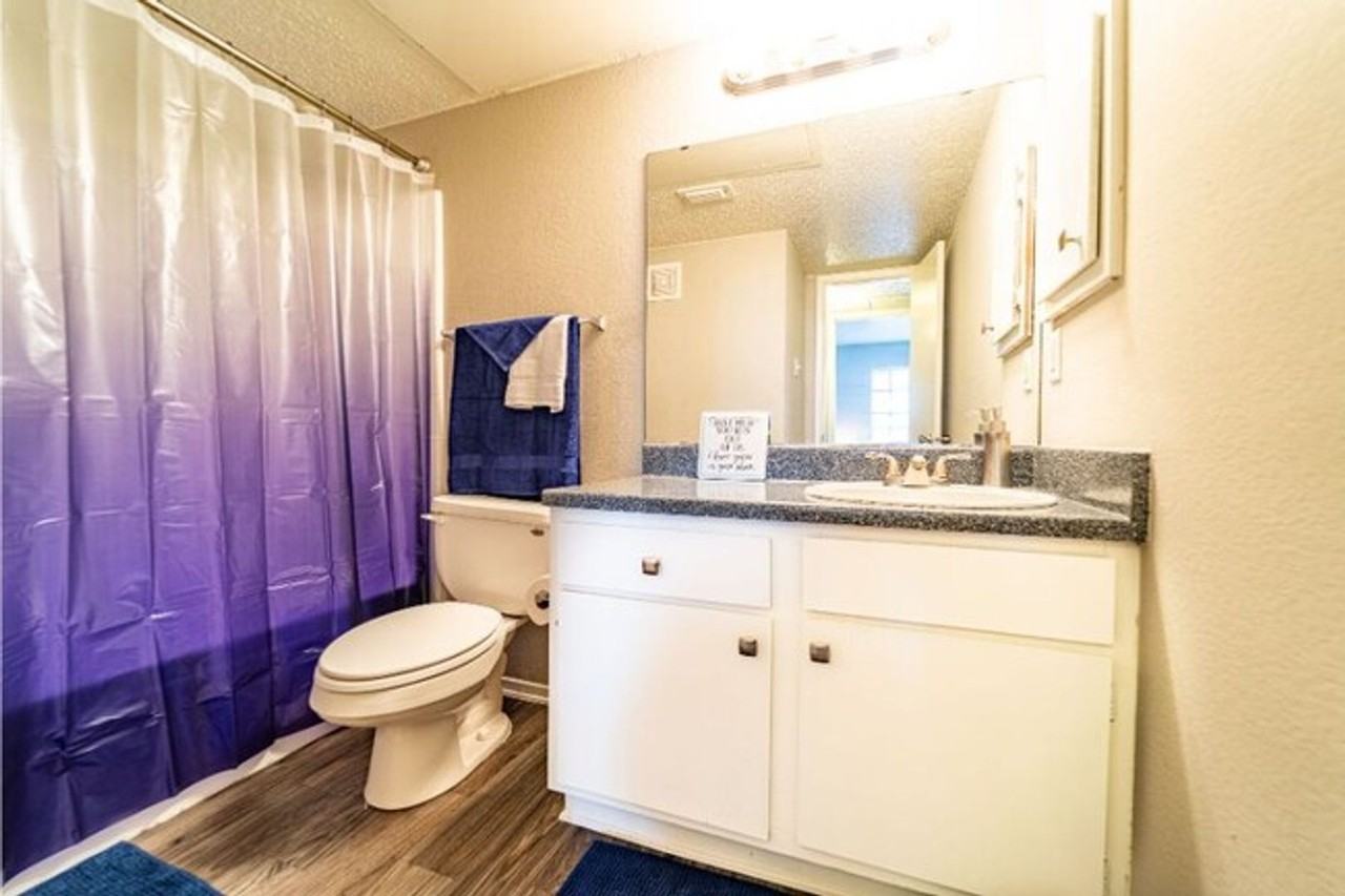 Bromley Granbury - Photo 7 of 13