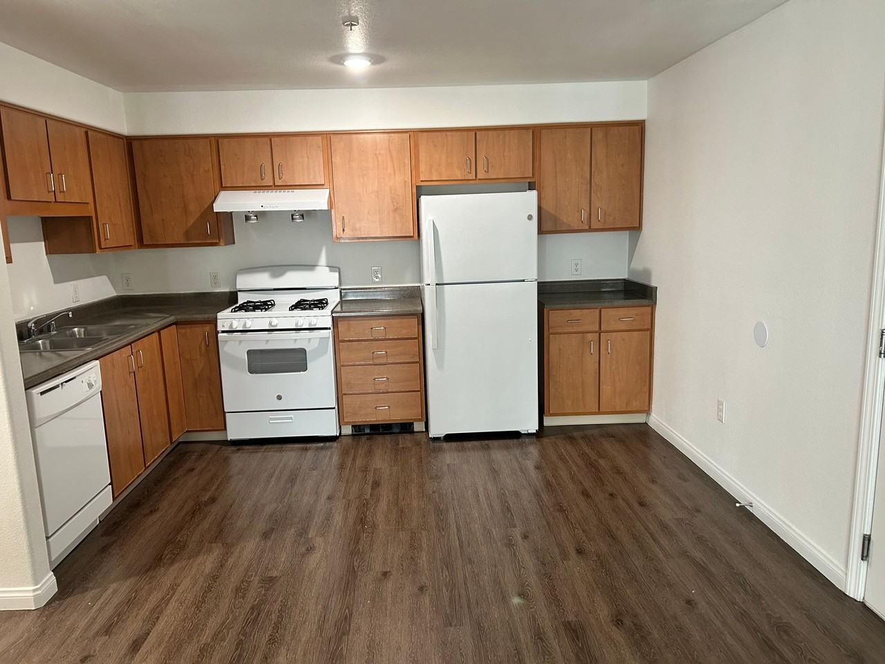 Plum Meadows Apartments - Photo 4 of 17