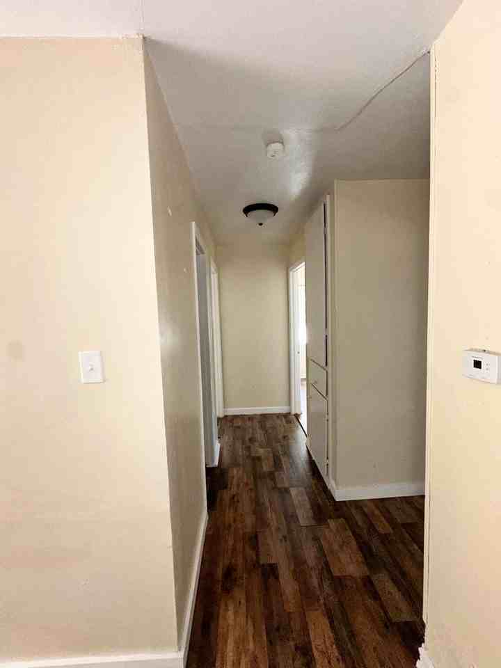 605 S 1st St - Photo 6 of 15