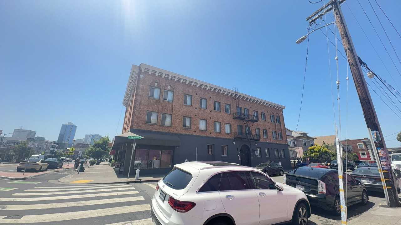 509 Sycamore St - Photo 4 of 7