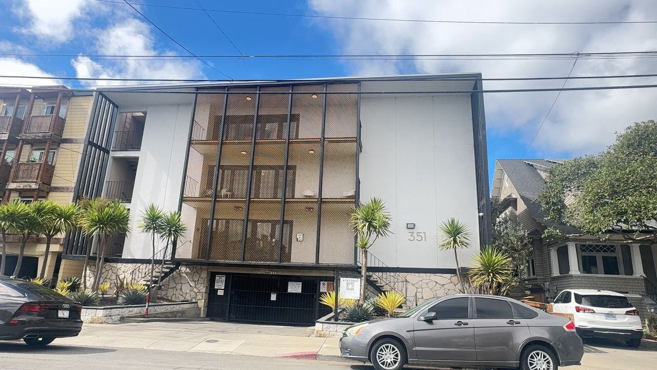 351 Lester Ave - Photo 2 of 12