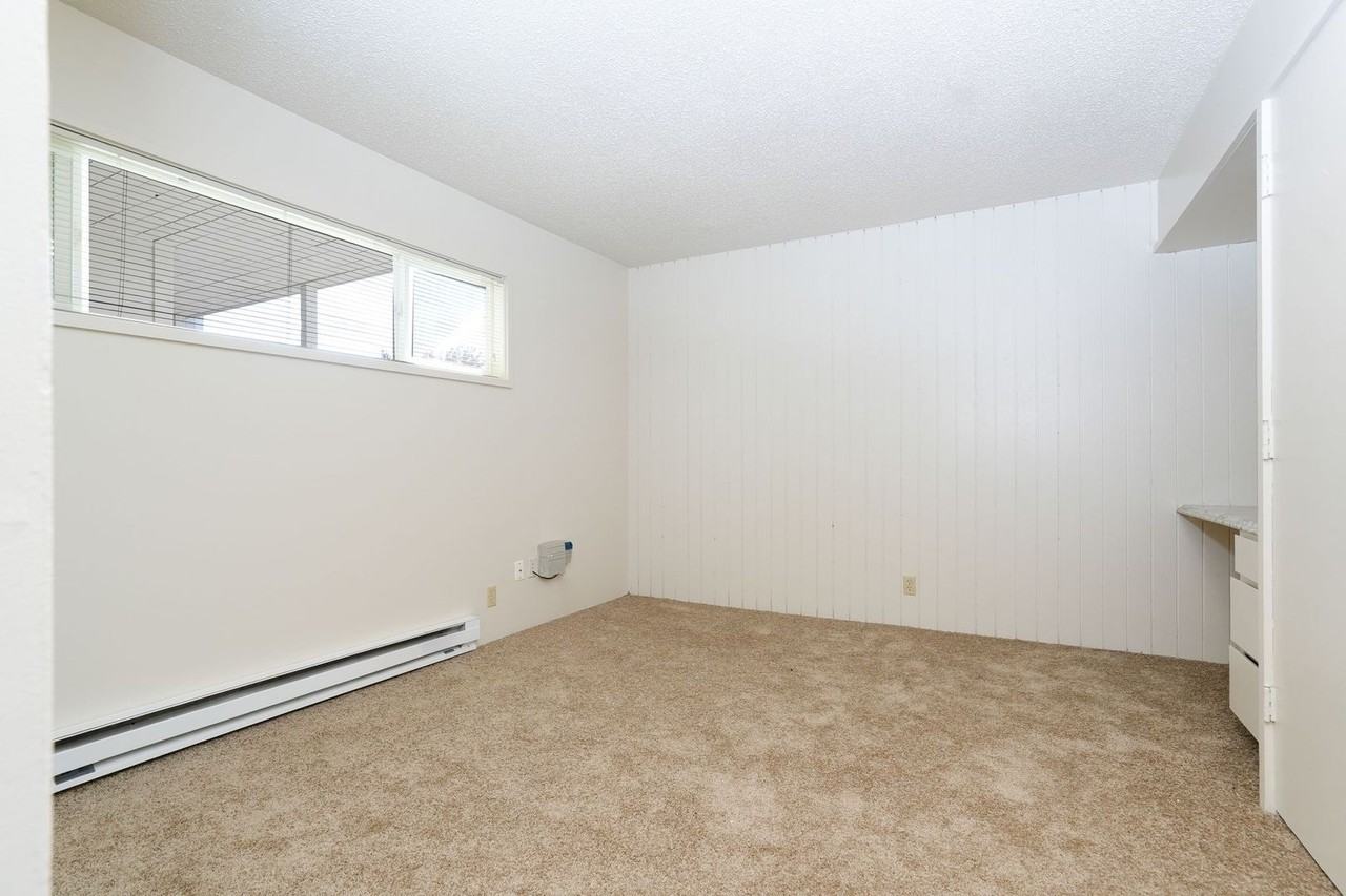 287-Whitman Street - Photo 3 of 25