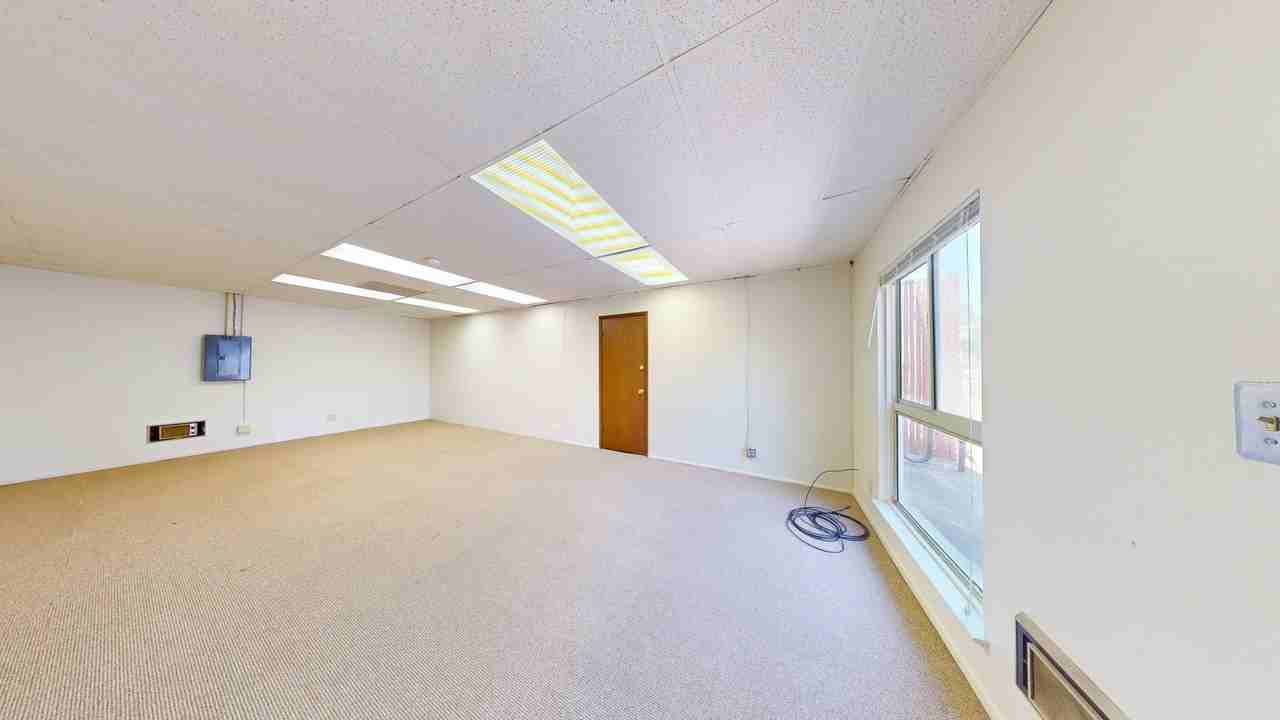 2512 Webb Ave - Photo 2 of 7