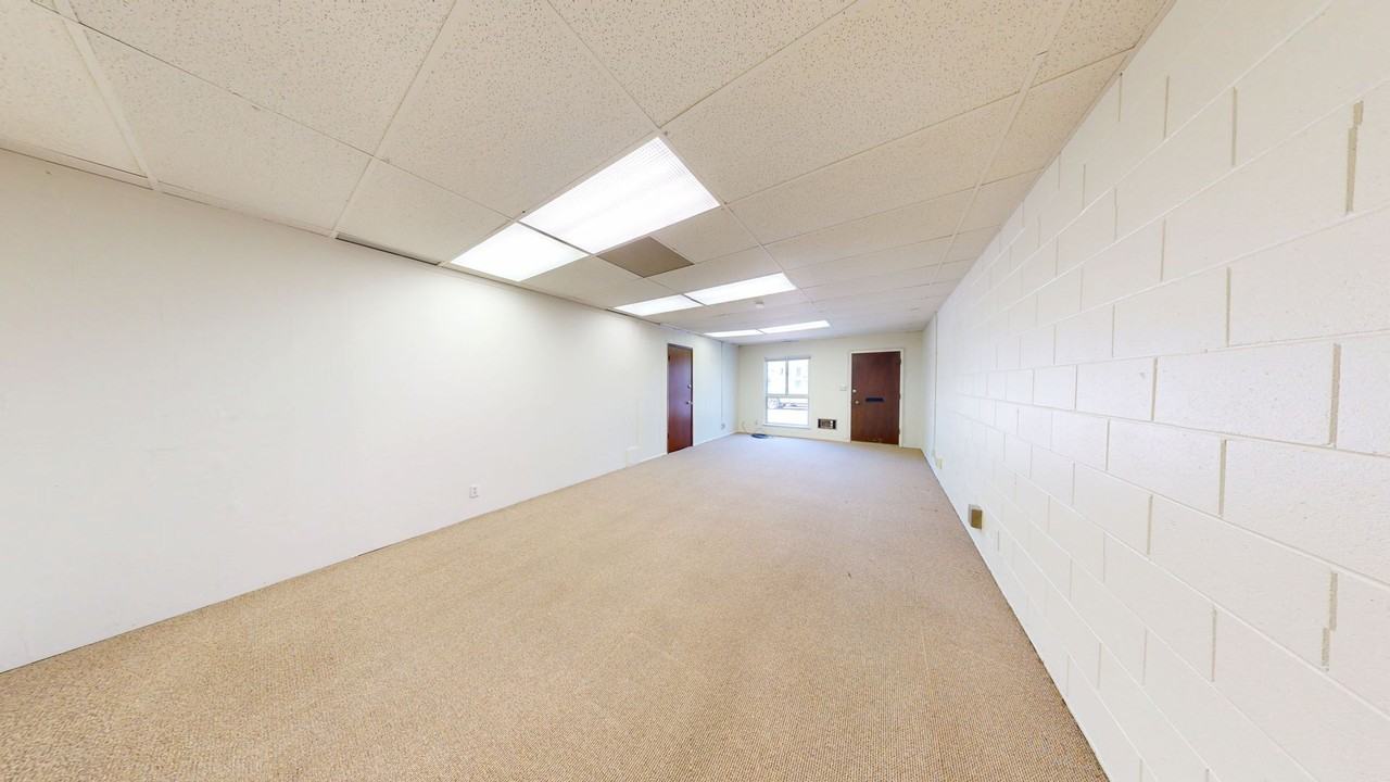 2512 Webb Ave - Photo 4 of 7