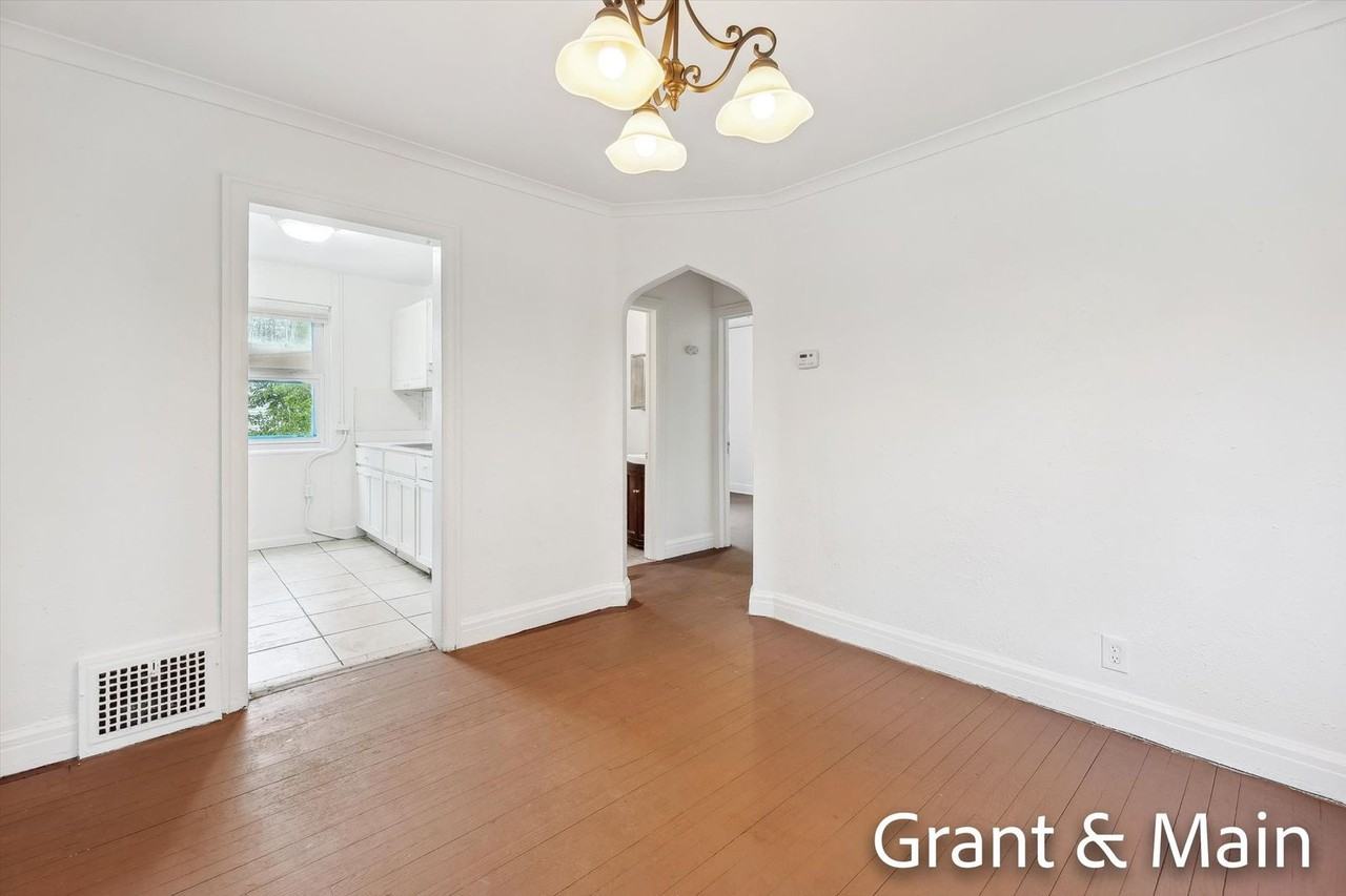 19250 Charest St - Photo 6 of 23