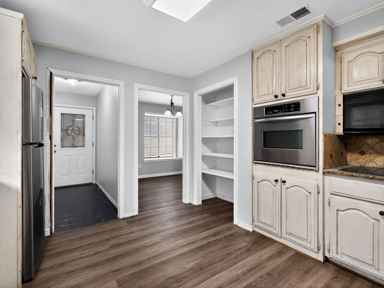 18270 Stillwood Ln - Photo 6 of 33