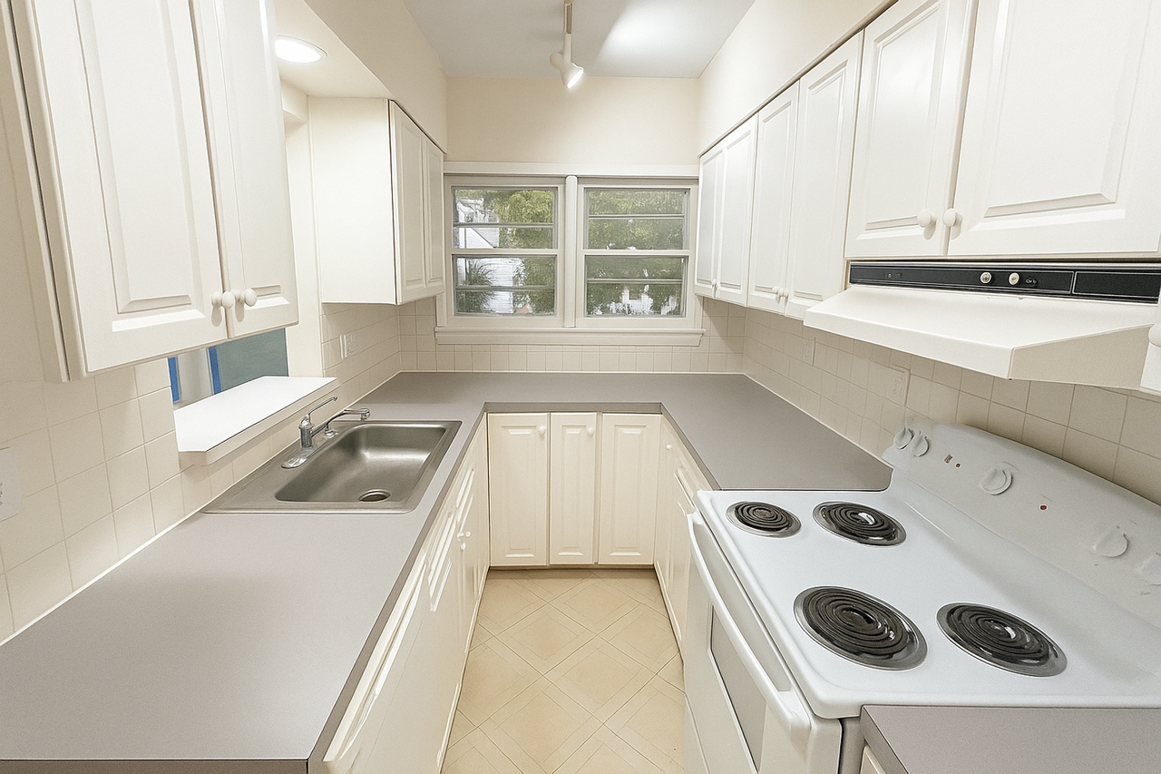 Colonial Revival Multi - Photo 4 of 25