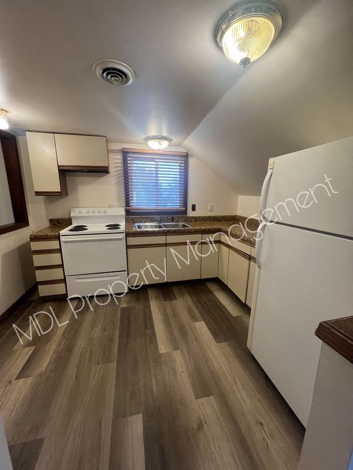 917 Marsac St - Photo 3 of 10