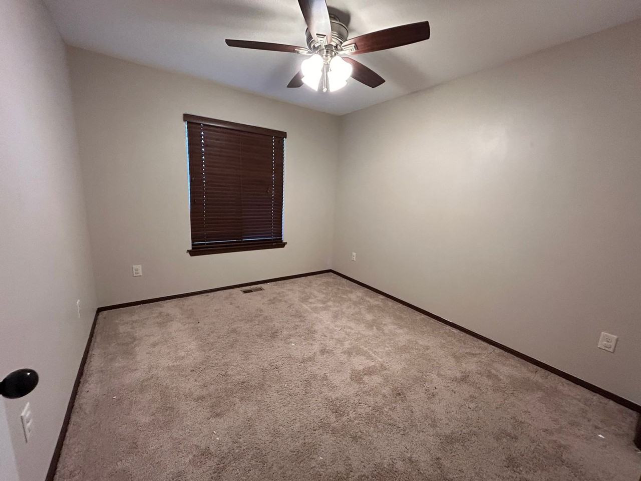 14109 W Westport St - Photo 7 of 12