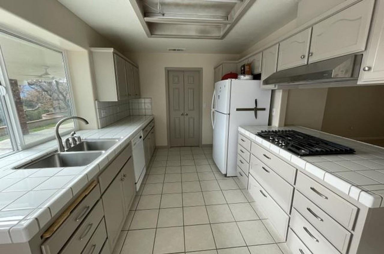 Oak Dr - Photo 5 of 12