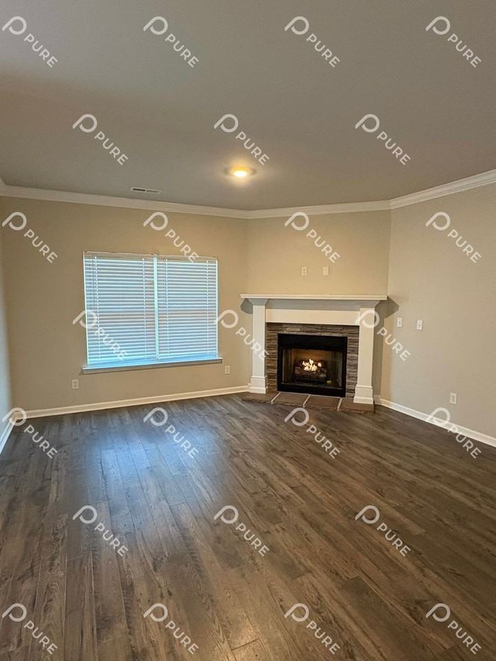 14170 Lannister Ln - Photo 3 of 37