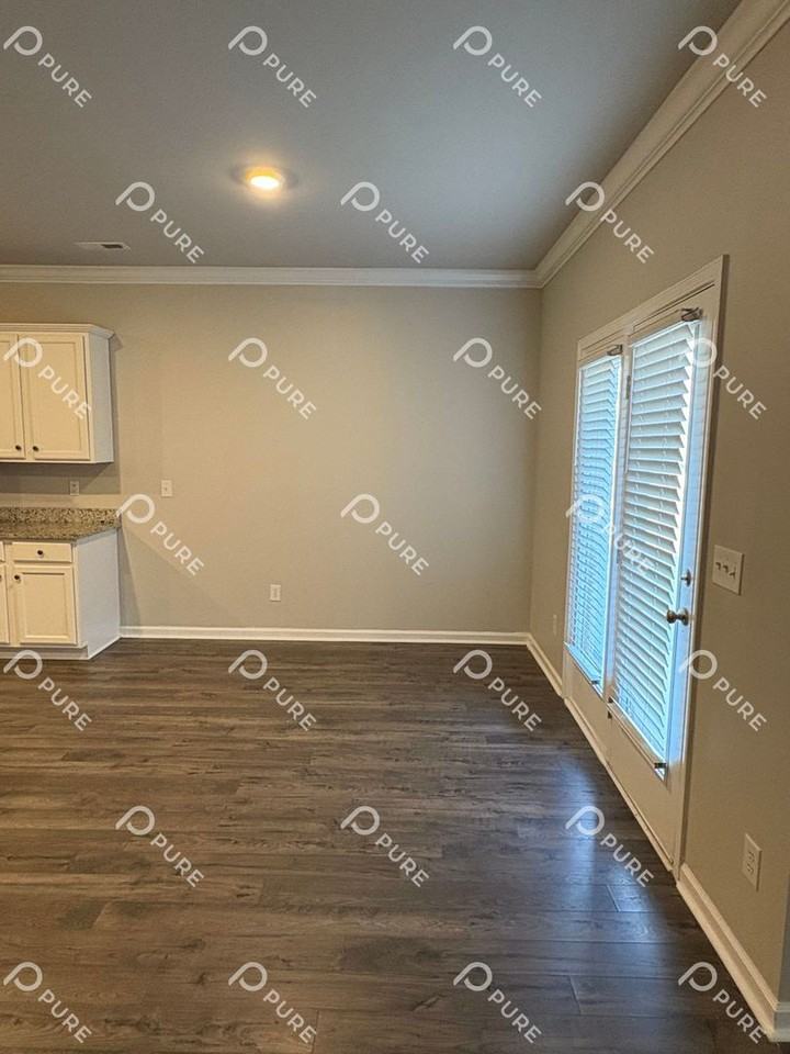 14170 Lannister Ln - Photo 7 of 37