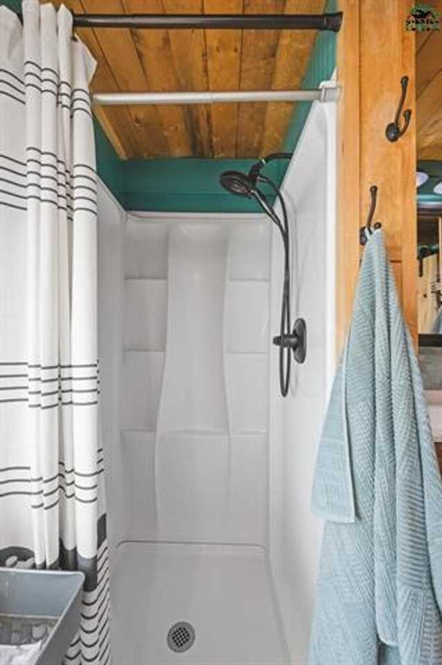 1479 Teslin Trail - Photo 3 of 39