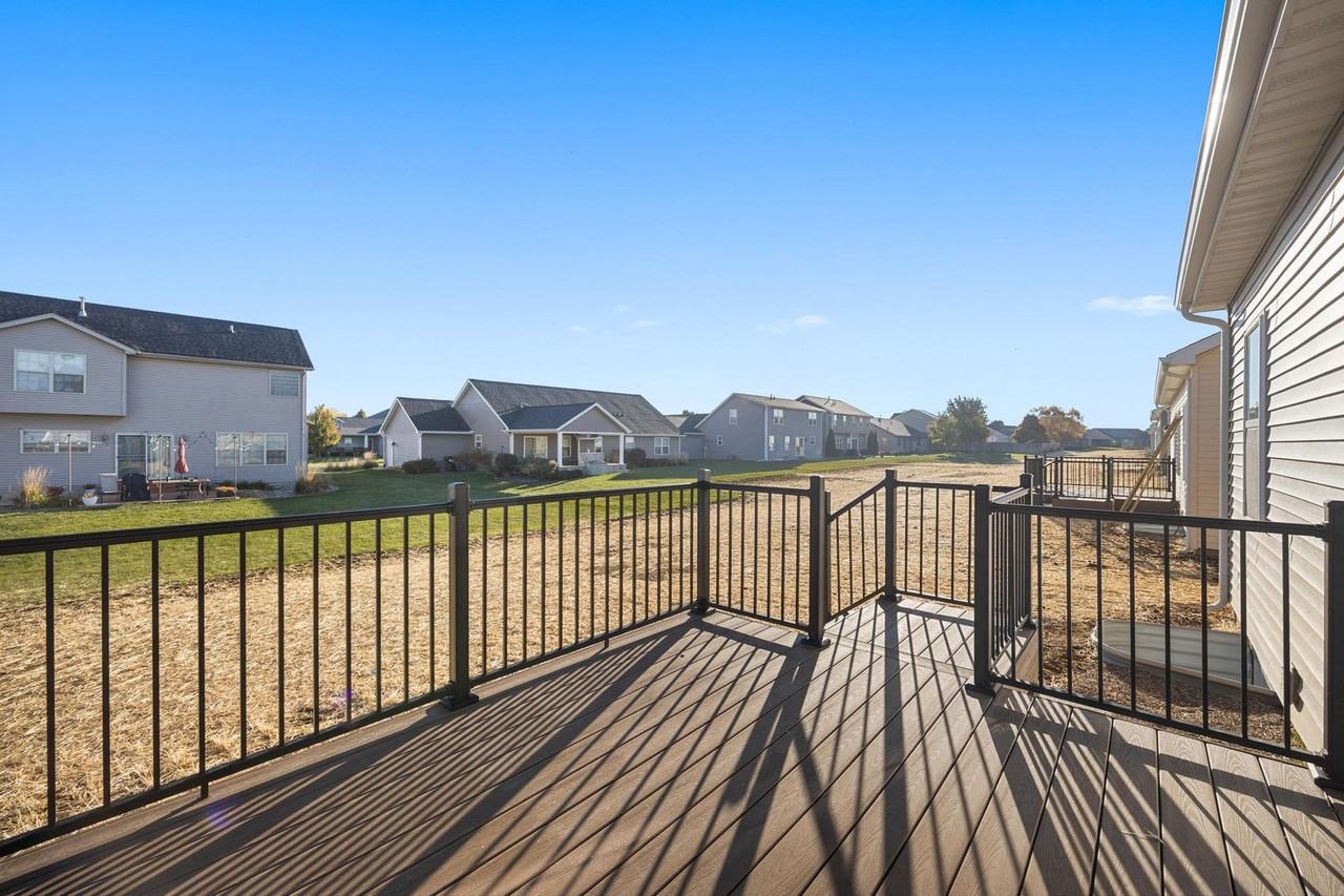 725 Debates St - Photo 3 of 25