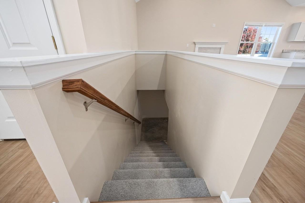 725 Debates St - Photo 6 of 25